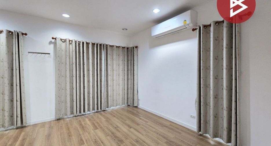 Casa en venta de 5 habitaciones en Bang Bua Thong, Nonthaburi