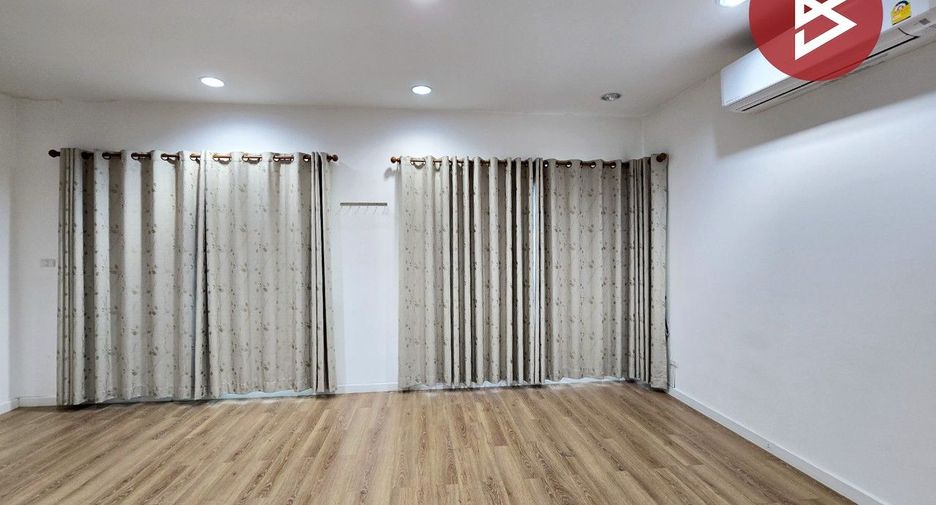 Casa en venta de 5 habitaciones en Bang Bua Thong, Nonthaburi