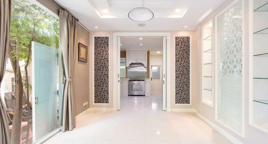 Haus zum Kauf mit 3 Zimmer in Pak Kret, Nonthaburi