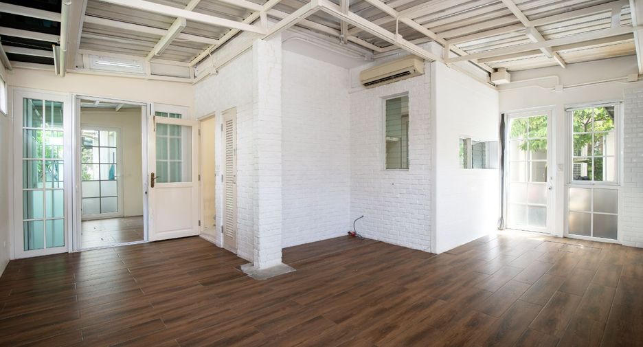 Haus zum Kauf mit 3 Zimmer in Pak Kret, Nonthaburi