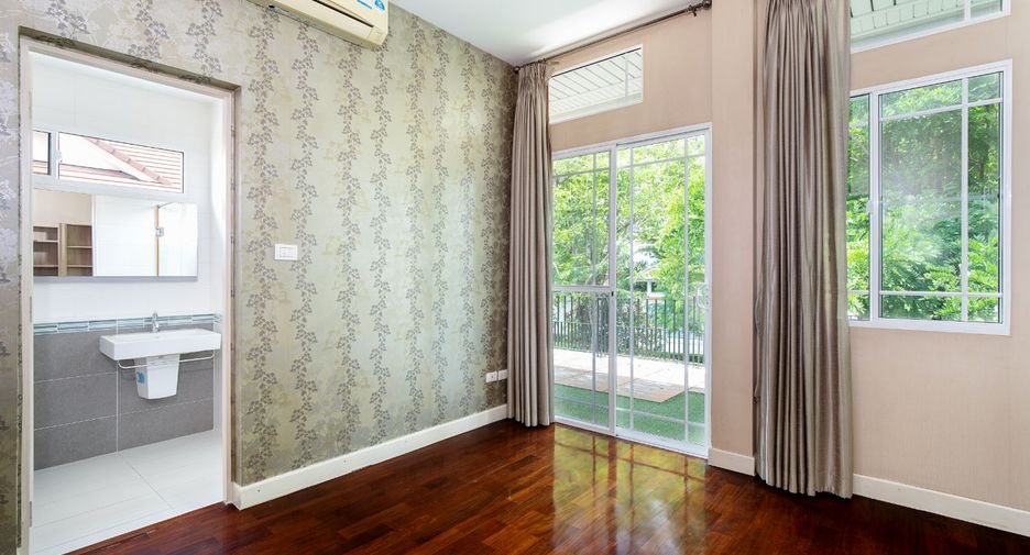 Haus zum Kauf mit 3 Zimmer in Pak Kret, Nonthaburi