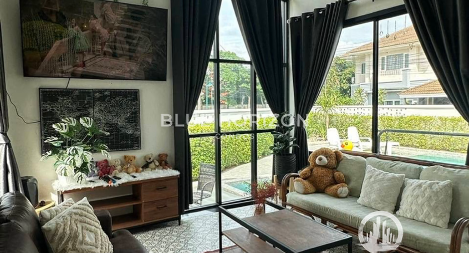 Villa en alquiler de 4 habitaciones en Bang Lamung, Chonburi