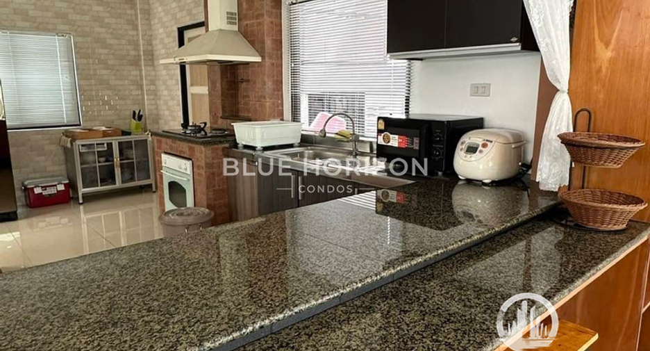 Villa en alquiler de 4 habitaciones en Bang Lamung, Chonburi