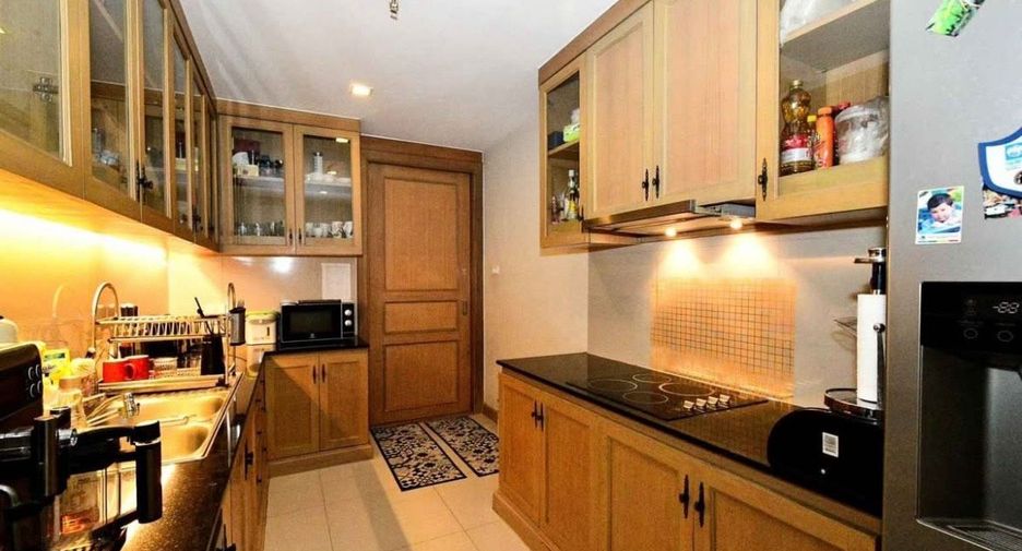 Продажа 3 спальни кондо в Сатхон, Бангкок
