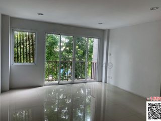 For rent 1 bed retail Space in Lat Phrao, Bangkok