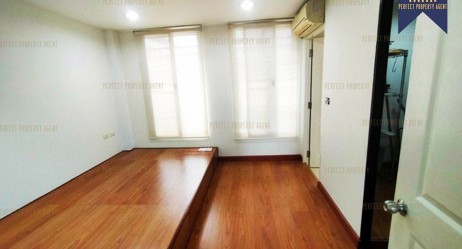 出租 和 出售 3 卧室 联排别墅 在 Bang Phli, Samut Prakan