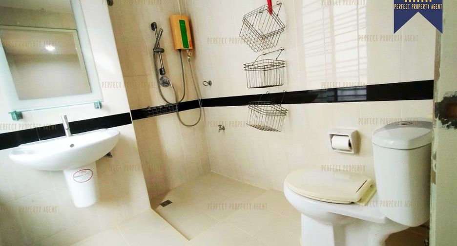 出租 和 出售 3 卧室 联排别墅 在 Bang Phli, Samut Prakan