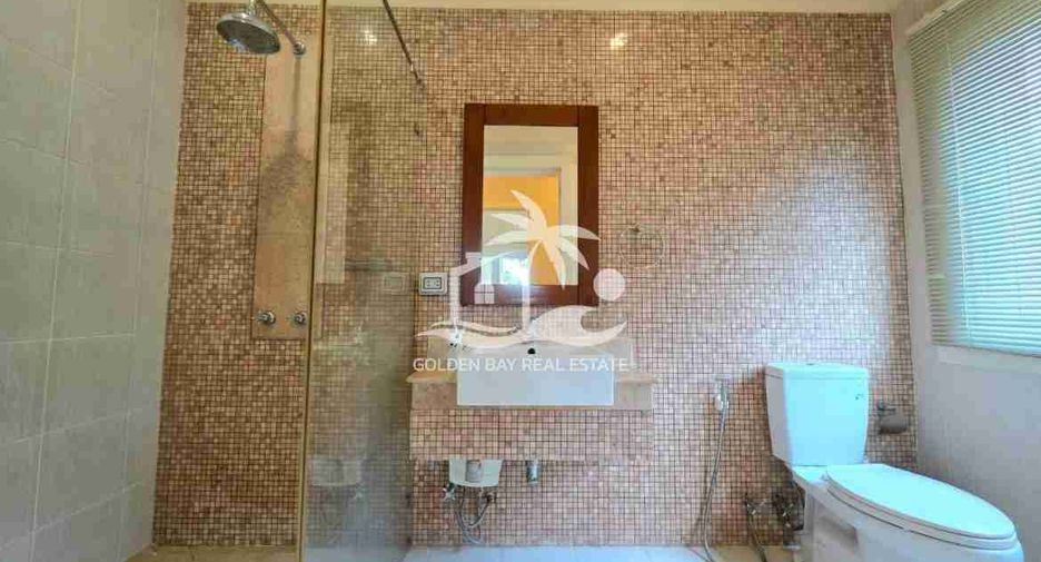 Haus zur Miete mit 3 Zimmer in Bang Lamung, Chonburi