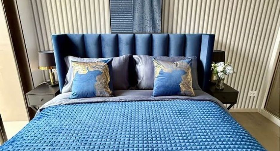 For rent 2 bedrooms condo in Khlong Toei, Bangkok