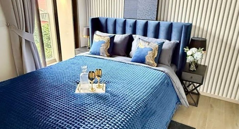 For rent 2 bedrooms condo in Khlong Toei, Bangkok