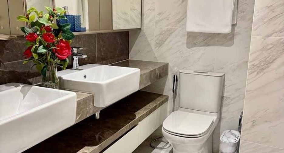For rent 2 bedrooms condo in Khlong Toei, Bangkok