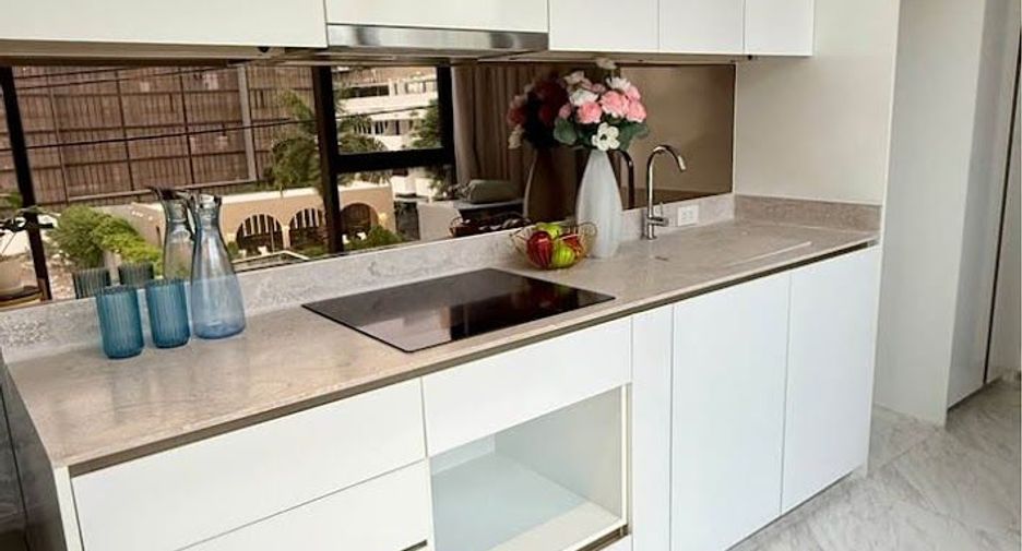 For rent 2 bedrooms condo in Khlong Toei, Bangkok