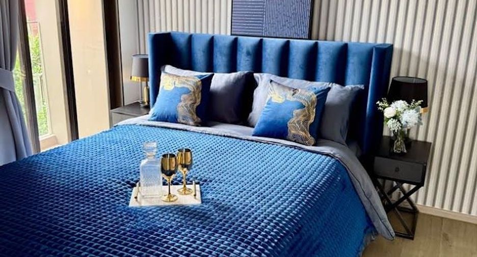 For rent 2 bedrooms condo in Khlong Toei, Bangkok