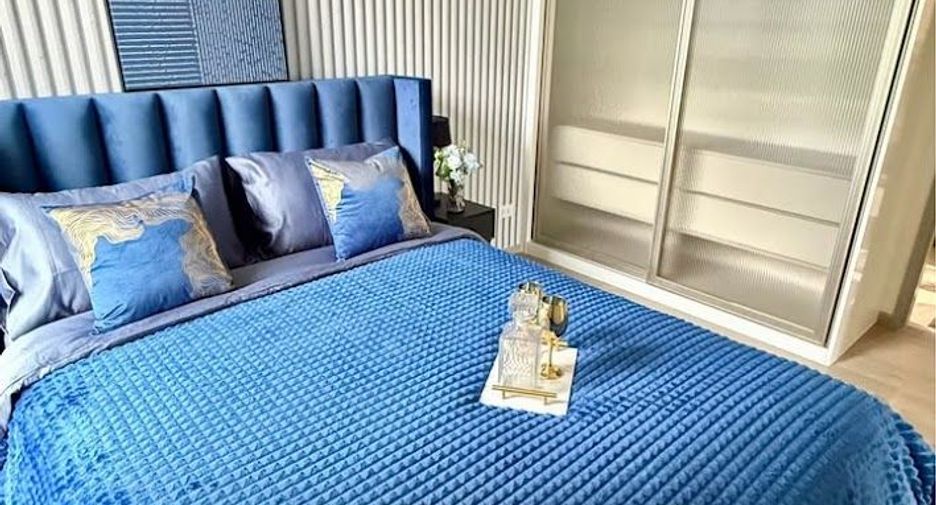 For rent 2 bedrooms condo in Khlong Toei, Bangkok
