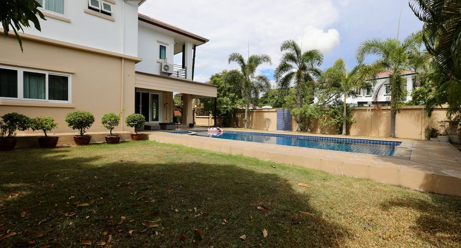 For rent 4 bedrooms house in East Pattaya, Pattaya