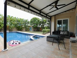 À louer 4 chambres maison à Bang Lamung, Chonburi