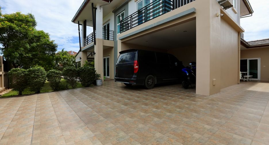 For rent 4 bedrooms house in East Pattaya, Pattaya