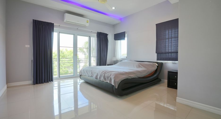 For rent 4 bedrooms house in East Pattaya, Pattaya