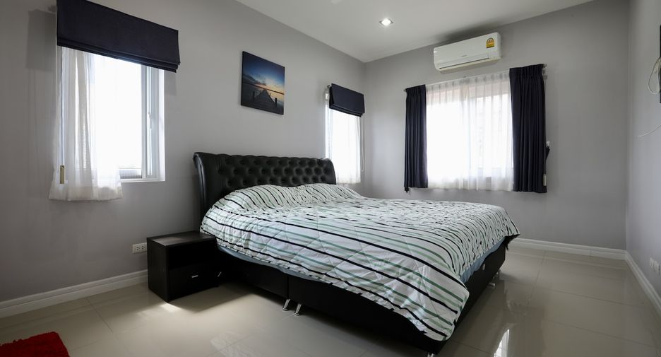 For rent 4 bedrooms house in East Pattaya, Pattaya