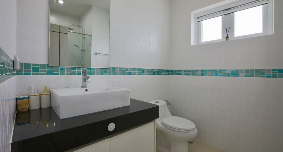 For rent 4 bedrooms house in East Pattaya, Pattaya