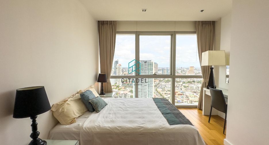 À louer 3 chambres condo à Sathon, Bangkok