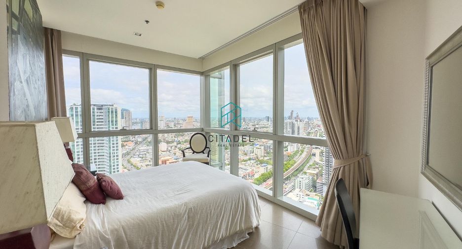 À louer 3 chambres condo à Sathon, Bangkok