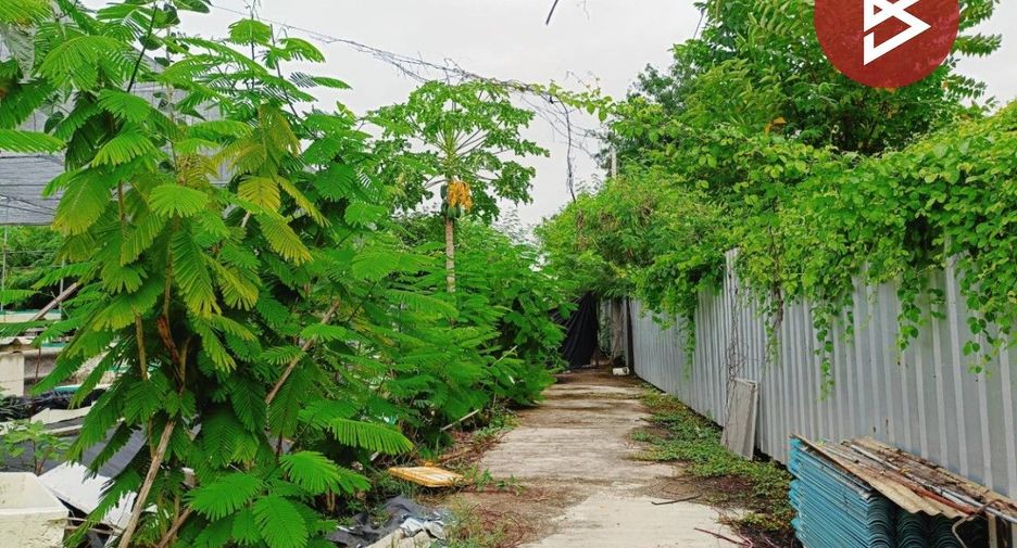 Terreno en venta en Pak Kret, Nonthaburi