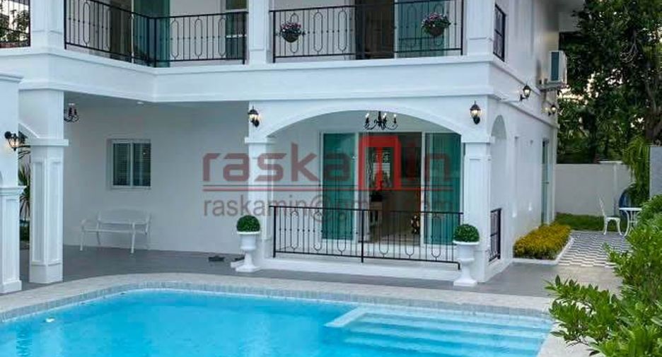 For sale 5 ベッドルーム villa in Bang Lamung, Chonburi