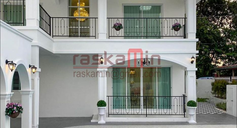 For sale 5 ベッドルーム villa in Bang Lamung, Chonburi