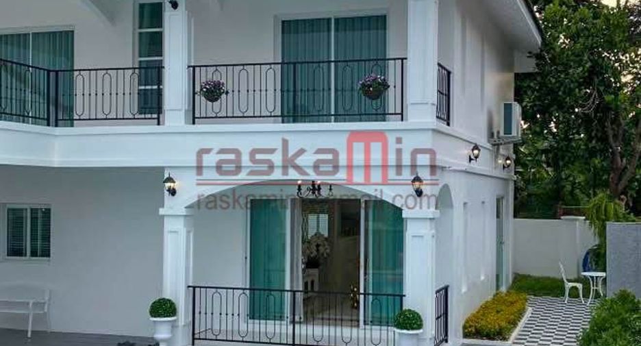 For sale 5 ベッドルーム villa in Bang Lamung, Chonburi