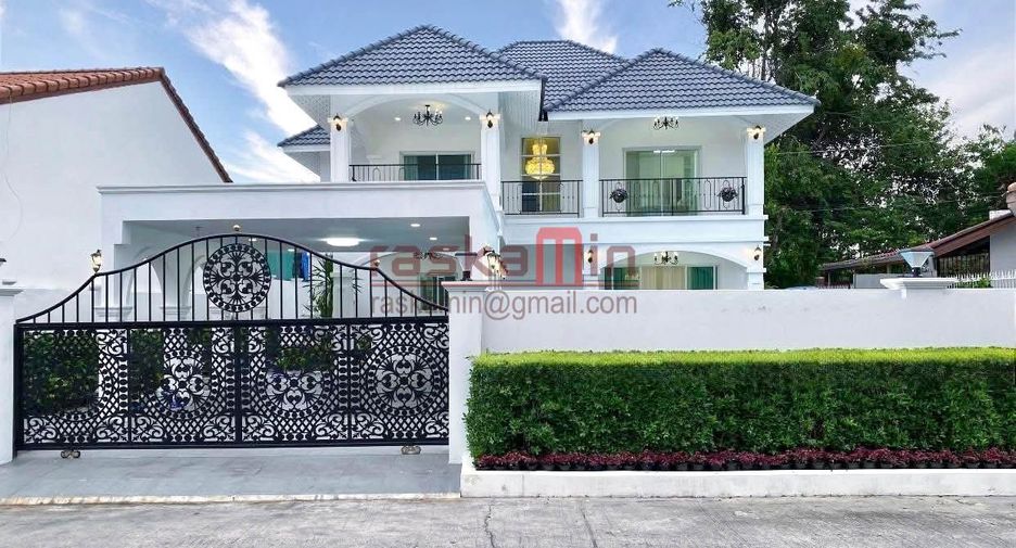 For sale 5 ベッドルーム villa in Bang Lamung, Chonburi