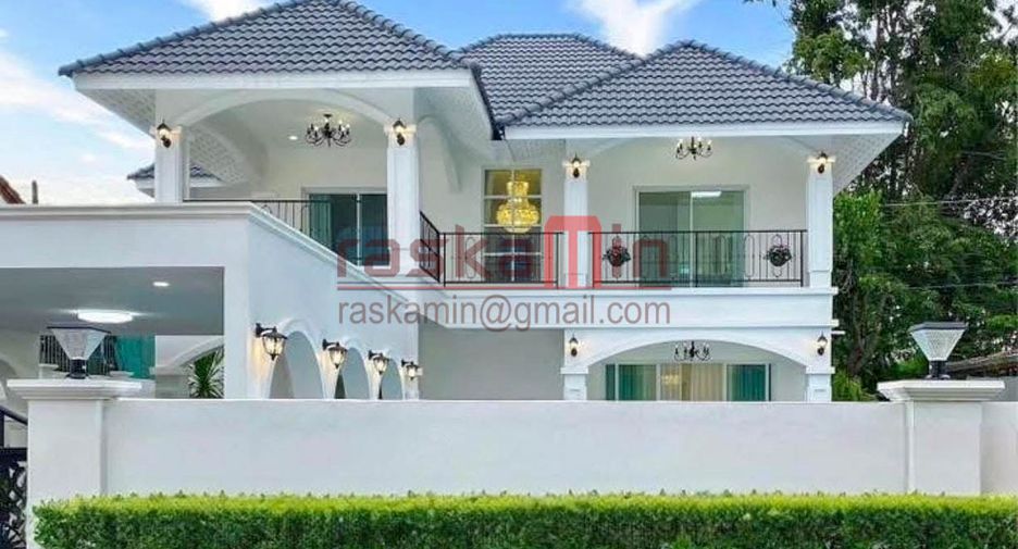 For sale 5 ベッドルーム villa in Bang Lamung, Chonburi