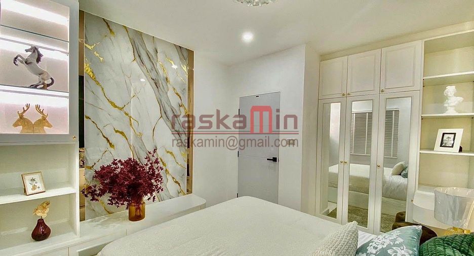 For sale 5 ベッドルーム villa in Bang Lamung, Chonburi