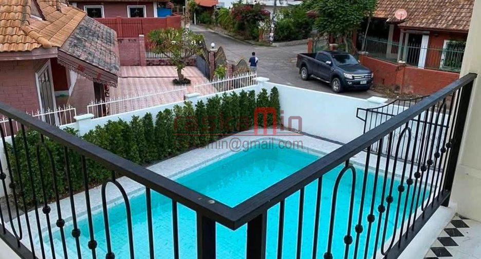 For sale 5 ベッドルーム villa in Bang Lamung, Chonburi