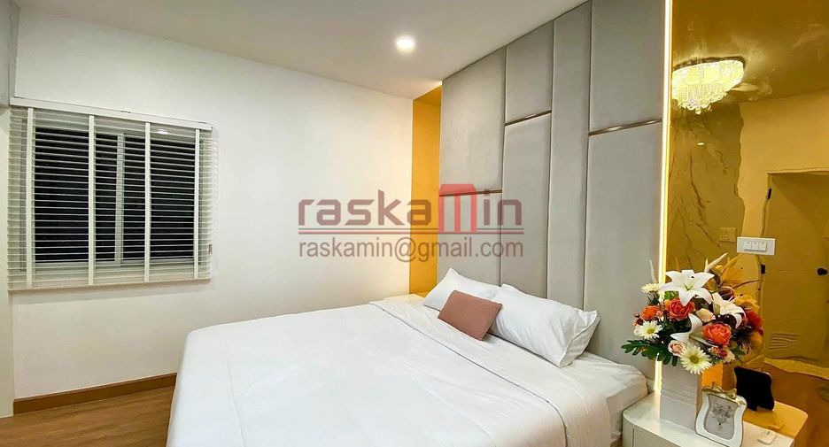For sale 5 ベッドルーム villa in Bang Lamung, Chonburi