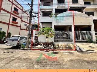 For sale 5 bedrooms townhouse in Bang Khun Thian, Bangkok