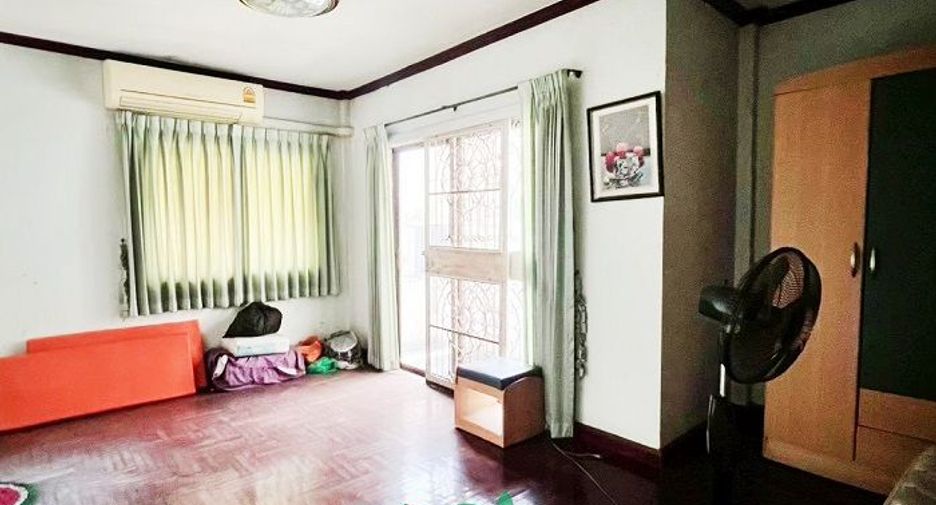 For sale 5 bedrooms townhouse in Bang Khun Thian, Bangkok