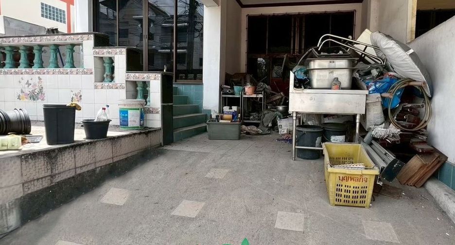 For sale 5 bedrooms townhouse in Bang Khun Thian, Bangkok