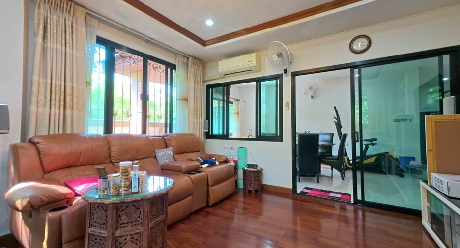 For sale 5 bedrooms house in Bang Khen, Bangkok
