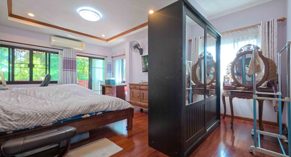 For sale 5 bedrooms house in Bang Khen, Bangkok