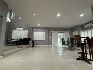 Haus zur Miete mit 3 Zimmer in Si Racha, Chonburi