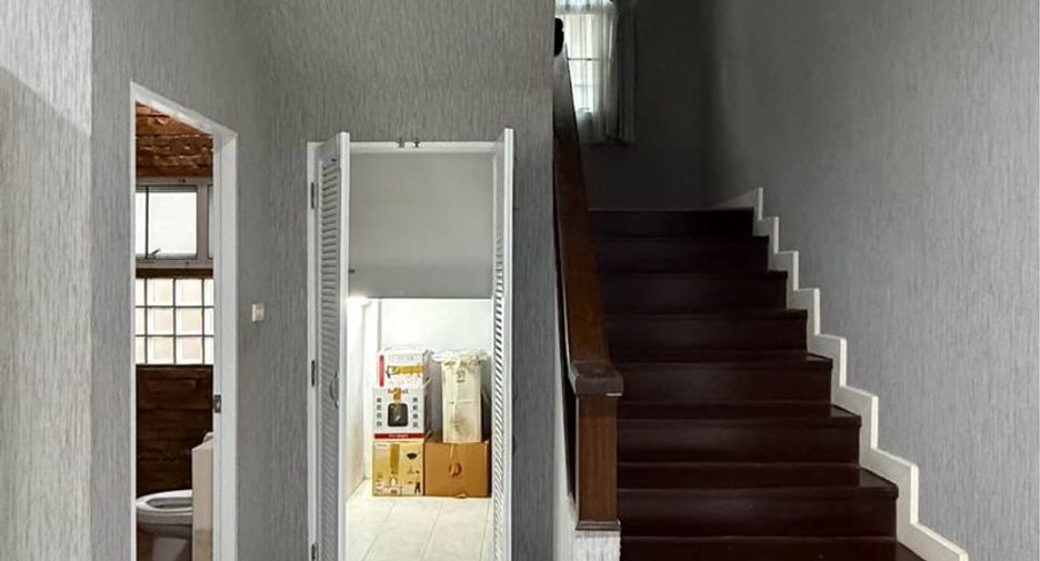 Haus zur Miete mit 3 Zimmer in Si Racha, Chonburi