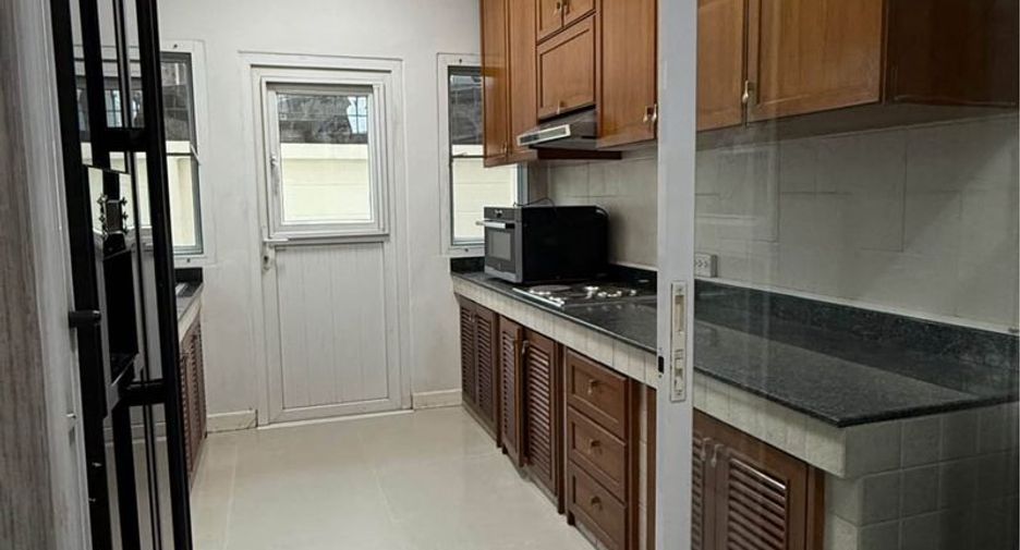 Haus zur Miete mit 3 Zimmer in Si Racha, Chonburi