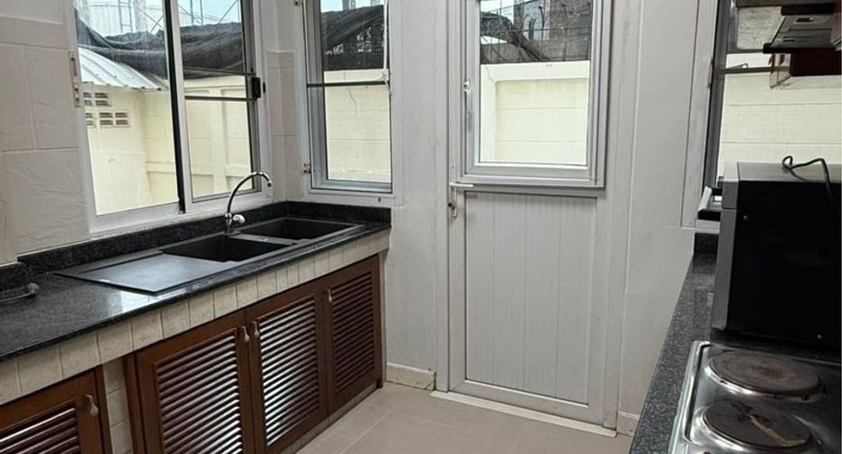 Haus zur Miete mit 3 Zimmer in Si Racha, Chonburi