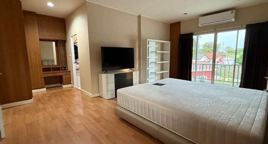 Haus zur Miete mit 3 Zimmer in Si Racha, Chonburi
