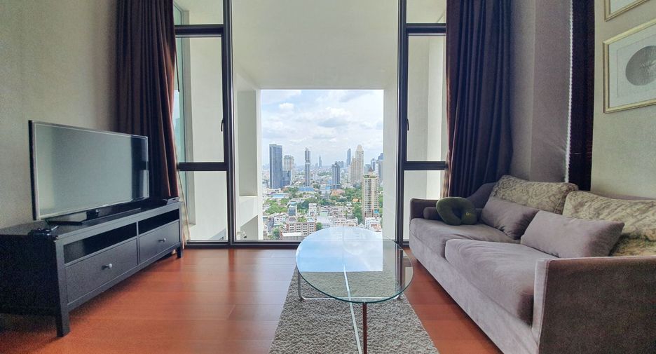 For rent 3 bedrooms condo in Sathon, Bangkok