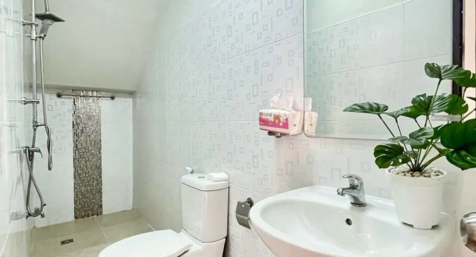 For rent 3 bedrooms house in Mueang Chiang Mai, Chiang Mai