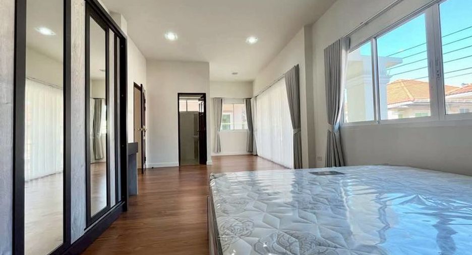 For rent 3 bedrooms house in Mueang Chiang Mai, Chiang Mai
