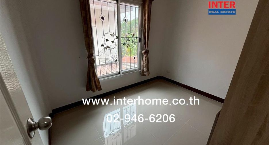 For sale 3 bedrooms townhouse in Mueang Samut Prakan, Samut Prakan