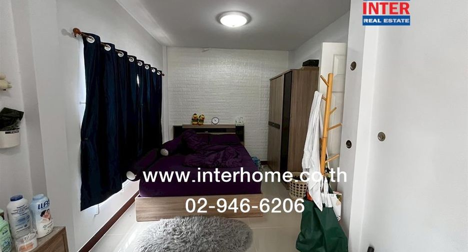 For sale 3 bedrooms townhouse in Mueang Samut Prakan, Samut Prakan